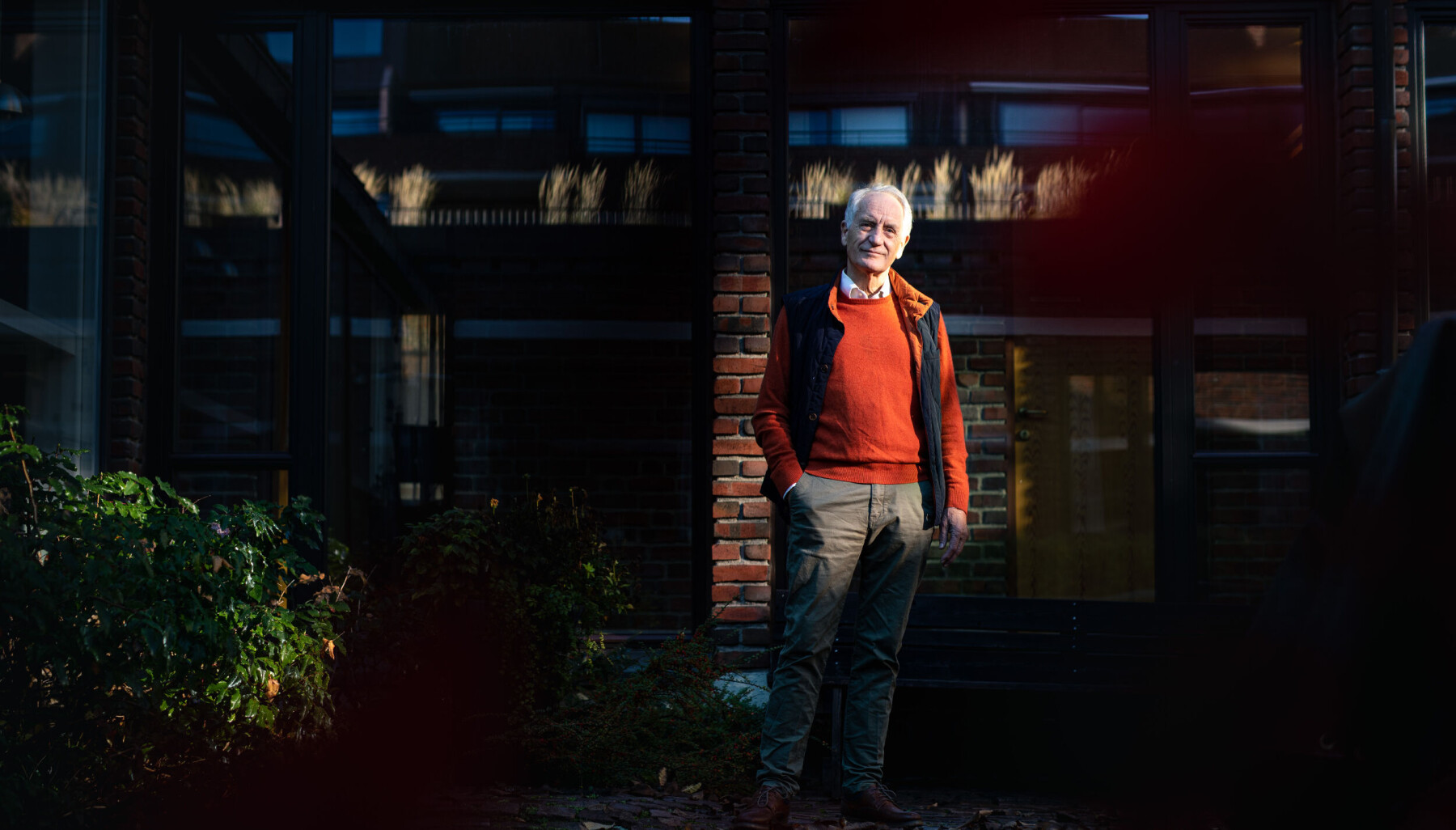 Då Rune Slagstad gjekk frå kyrkje til kyrkje med mor i Bergen, drøymde han om å bli teolog og prest på Helgeland. I dag er han rekna som ein nestor i norsk samfunnsforsking. Då Rune Slagstad gjekk frå kyrkje til kyrkje med mor i Bergen, drøymde han om å bli teolog og prest på Helgeland. I dag er han rekna som ein nestor i norsk samfunnsforsking.