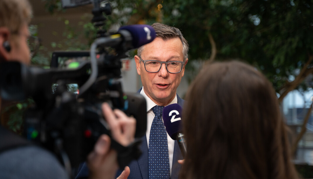 Problemet med karakterpress er vedvarende, mener UiT-rektor Dag Rune Olsen. — Det er ressurskrevende at så mange tar opp igjen eksamener. Og mange tar jo ikke opp igjen eksamenene fordi de har en dårlig karakter, men fordi de vil ha karakteren A eller B, sier han. Problemet med karakterpress er vedvarende, mener UiT-rektor Dag Rune Olsen. — Det er ressurskrevende at så mange tar opp igjen eksamener. Og mange tar jo ikke opp igjen eksamenene fordi de har en dårlig karakter, men fordi de vil ha karakteren A eller B, sier han.