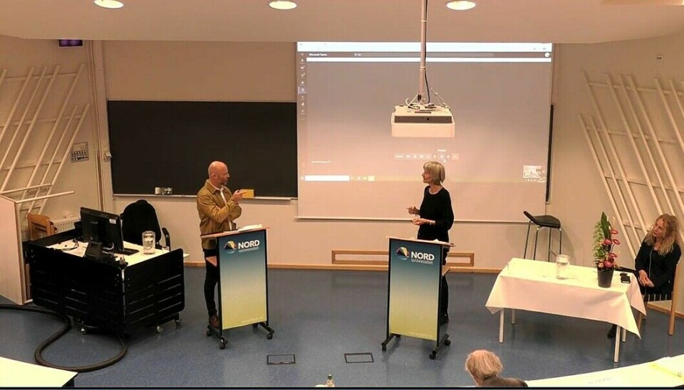 Khrono driv med journalistikk og ikkje fagfellevurdering, poengterer redaktør Tove Lie om kritikken som avisa har fått etter å ha tatt opp rapporten frå Forskningsetisk utval ved Nord unviersitet rundt doktorgradsavhandlinga til Andreas Ribe-Nyhus. Her skjermdump frå disputasen. Khrono driv med journalistikk og ikkje fagfellevurdering, poengterer redaktør Tove Lie om kritikken som avisa har fått etter å ha tatt opp rapporten frå Forskningsetisk utval ved Nord unviersitet rundt doktorgradsavhandlinga til Andreas Ribe-Nyhus. Her skjermdump frå disputasen.
