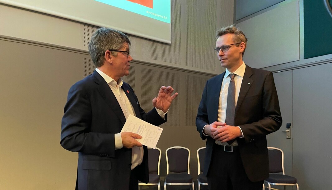 Minister for forskning og høyre utdanning, Ola Borten Moe og UiO-rektor Svein Stølen på konferanse i fjor.
