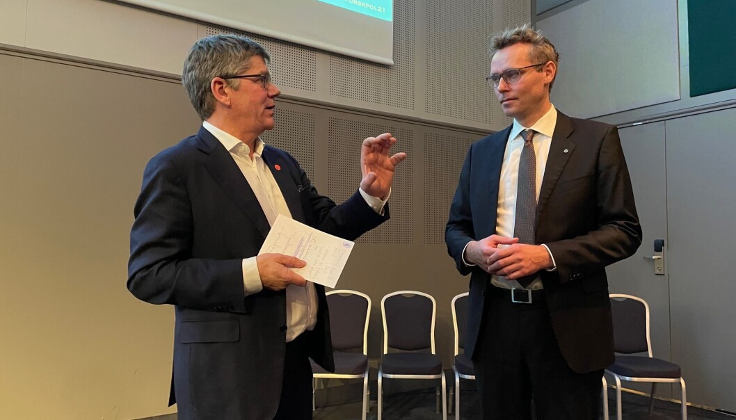 Rektor Svein Stølen ved Universitetet i Oslo må nesten halvere midlertidigheten, ifølge nye krav fra forsknings- og høyere utdanningsminister Ola Borten Moe. Rektor Svein Stølen ved Universitetet i Oslo må nesten halvere midlertidigheten, ifølge nye krav fra forsknings- og høyere utdanningsminister Ola Borten Moe.