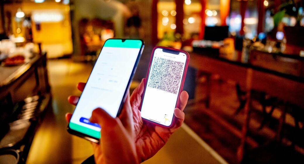 Uten et digitalt koronapass som er tilknyttet EUs koronapassløsning, slipper man ikke inn i Norge. Men det finnes løsninger. Uten et digitalt koronapass som er tilknyttet EUs koronapassløsning, slipper man ikke inn i Norge. Men det finnes løsninger.