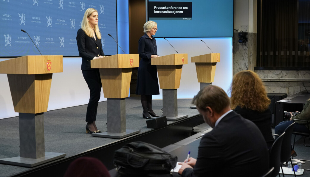 Justisminister Emilie Mehl under fredagens pressekonferanse. Justisminister Emilie Mehl under fredagens pressekonferanse.