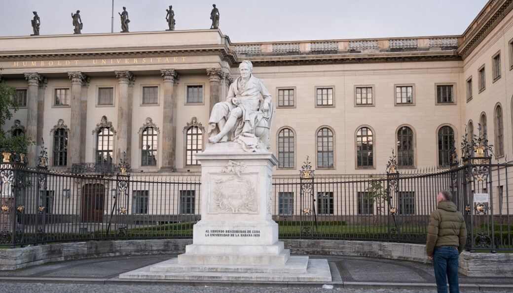 Presidenten ved Humboldt-universitetet i Berlin har varslet at hun trekker seg i protest mot den nye ordningen. Presidenten ved Humboldt-universitetet i Berlin har varslet at hun trekker seg i protest mot den nye ordningen.