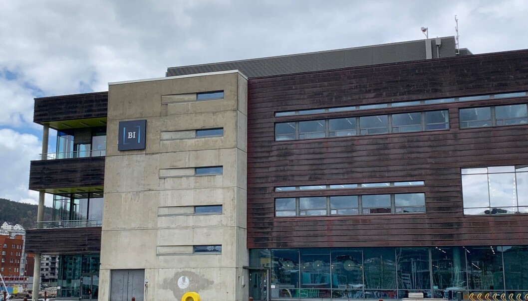 I løpet av kort tid har mange BI-studentar klaga på for vanskeleg eksamen etter at dei fekk dårlegaste karakter. I løpet av kort tid har mange BI-studentar klaga på for vanskeleg eksamen etter at dei fekk dårlegaste karakter.