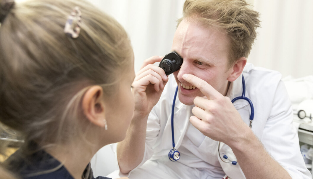 Det er nødvendig å rekruttere flere leger som vil videreutvikle og stabilisere fastlegeordningen, skriver innleggsforfatterne. Det er nødvendig å rekruttere flere leger som vil videreutvikle og stabilisere fastlegeordningen, skriver innleggsforfatterne.