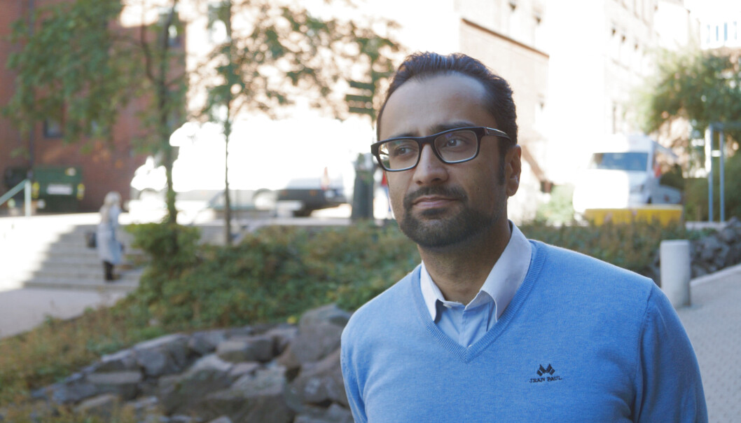 Tony Burner mener den økende mengden rapportering, søknadsskriving, administrasjon og utfylling av skjema som pålegges vitenskapelig ansatte, skyldes de såkalte ABE-kuttene (ABE = avbyråkratiserings- og effektiviseringsreformen) Tony Burner mener den økende mengden rapportering, søknadsskriving, administrasjon og utfylling av skjema som pålegges vitenskapelig ansatte, skyldes de såkalte ABE-kuttene (ABE = avbyråkratiserings- og effektiviseringsreformen)