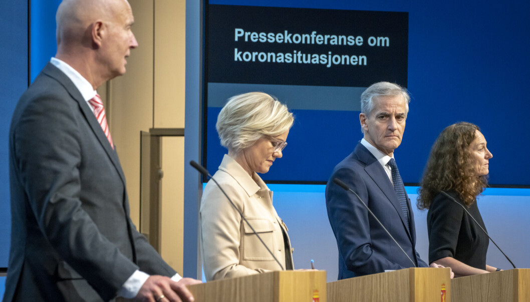 Statsminister Jonas Gahr Støre, helseminister Ingvild Kjerkol og fagmyndighetene holder pressekonferanse om nye koronatiltak mandag kveld.. Statsminister Jonas Gahr Støre, helseminister Ingvild Kjerkol og fagmyndighetene holder pressekonferanse om nye koronatiltak mandag kveld..