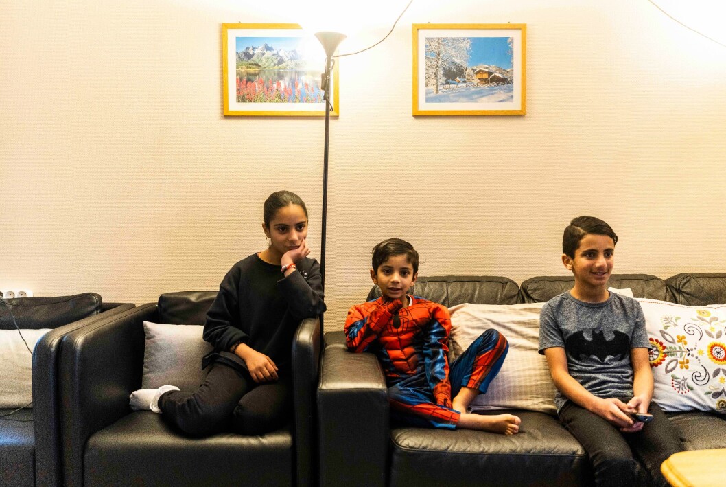 Fatima (11), Ameer (6) and Ali (12) are all enrolled in an all Norwegian-speaking school. At home, they love watching YouTube as a learning tool. Fatima (11), Ameer (6) and Ali (12) are all enrolled in an all Norwegian-speaking school. At home, they love watching YouTube as a learning tool.