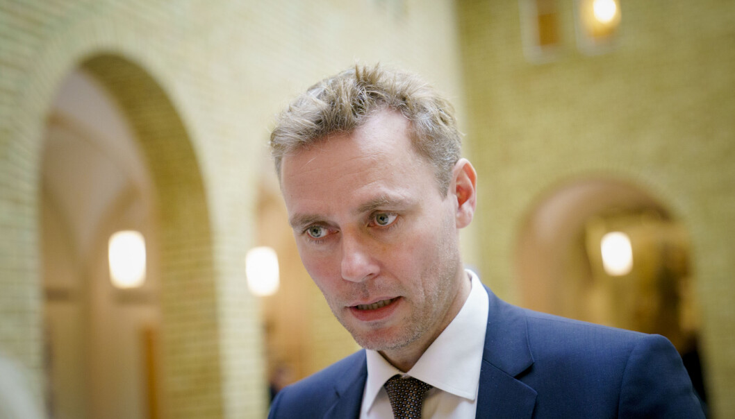 Marsjordren til universiteter og høgskoler er at de skal legge til rette for en mest mulig digital semesterstart i januar, sier forsknings- og høyere utdanningsminister Ola Borten Moe (Sp). Marsjordren til universiteter og høgskoler er at de skal legge til rette for en mest mulig digital semesterstart i januar, sier forsknings- og høyere utdanningsminister Ola Borten Moe (Sp).