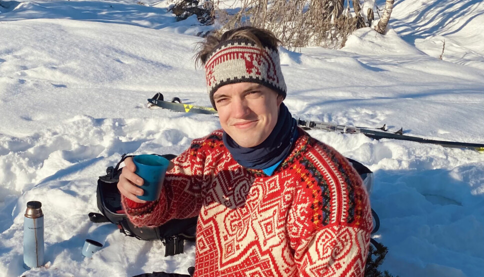 NTNU-student Nicolai Thorer Sivesind tar seg gjerne en skitur og støyt kakao mellom leseøktene.