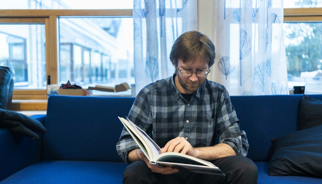 Språkvitarar jobbar med namn. Men professor Ivar Berg understrekar at arkeologar òg ser på namn som ein del av sitt arbeid. Språkvitarar jobbar med namn. Men professor Ivar Berg understrekar at arkeologar òg ser på namn som ein del av sitt arbeid.