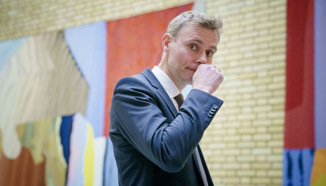 Forsknings- og høyere utdanningsminister, Ola Borten Moe, vil ha en kombinasjon av nye og gamle opptakskrav til lærerutdanningene. Dermed vil 4-kravet i matematikk fortsatt finnes som et alternativt opptakskrav. Forsknings- og høyere utdanningsminister, Ola Borten Moe, vil ha en kombinasjon av nye og gamle opptakskrav til lærerutdanningene. Dermed vil 4-kravet i matematikk fortsatt finnes som et alternativt opptakskrav.