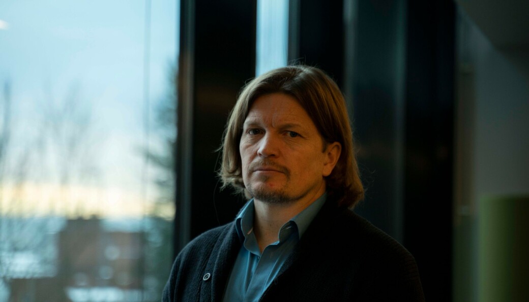 — Jeg ønsker å jobbe for mindre polarisering i samfunnet. Det er modig og riktig å være tilstede i ekkokamrene for å formidle ny kunnskap gjennom for eksempel DNA-forskning, sier historiker Sturla Ellingvåg — Jeg ønsker å jobbe for mindre polarisering i samfunnet. Det er modig og riktig å være tilstede i ekkokamrene for å formidle ny kunnskap gjennom for eksempel DNA-forskning, sier historiker Sturla Ellingvåg