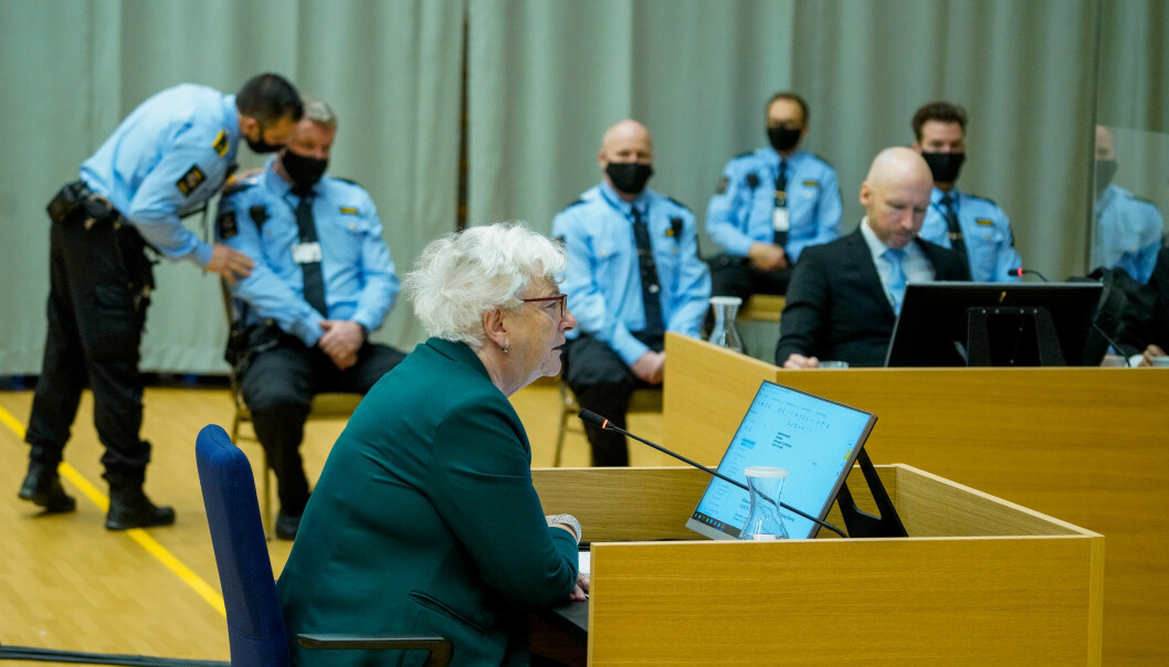 Psykiater Randi Rosenqvist under andre dag av rettssaken der terrordømte Anders Behring Breivik begjærer seg prøveløslatt etter 10 års soning. Saken foregår fysisk i en provisorisk rettssal i Skien fengsel.
