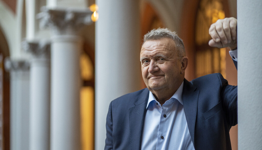 — Unnskyldningen får langt mindre kraft når Langeland i første omgang valgte den motsatte tilnærmingen, sier Kjell Terje Ringdal. Han underviser ved Høyskolen Kristiania i retorikk, samfunnspåvirkning og public relation. — Unnskyldningen får langt mindre kraft når Langeland i første omgang valgte den motsatte tilnærmingen, sier Kjell Terje Ringdal. Han underviser ved Høyskolen Kristiania i retorikk, samfunnspåvirkning og public relation.