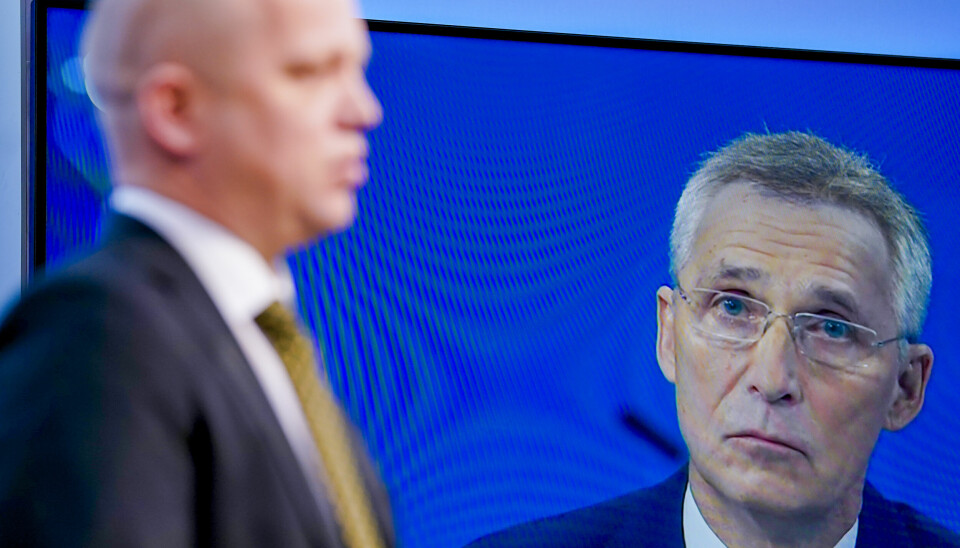 Trygve Slagsvold Vedum presenterer Jens Stoltenberg som ny sentralbanksjef på en pressekonferanse i Marmorhallen.