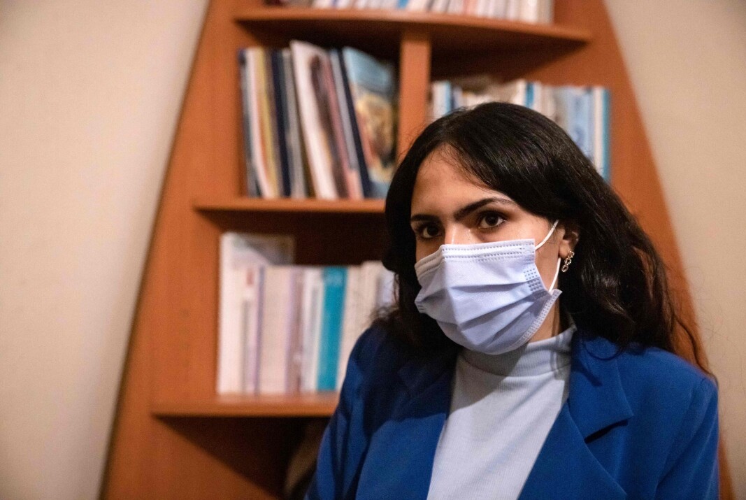 Nadia er en av flere kvinnelige studenter som har stått fram med sin historie etter at flere aktivistgrupper har oppfordret kvinner til å tørre dele sine historier om seksuell trakassering. Nadia er en av flere kvinnelige studenter som har stått fram med sin historie etter at flere aktivistgrupper har oppfordret kvinner til å tørre dele sine historier om seksuell trakassering.