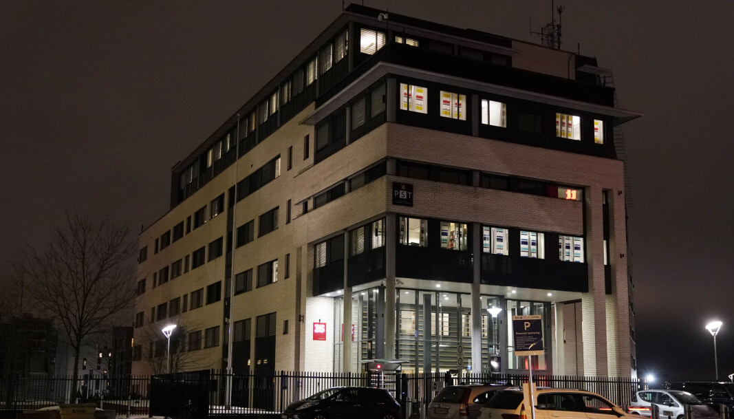 Politiets sikkerheitsteneste (PST) har dei siste åra peikt på forskarar og studentar ved universitet, høgskular og institutt som målgruppe for fiendtleg etterretning. Politiets sikkerheitsteneste (PST) har dei siste åra peikt på forskarar og studentar ved universitet, høgskular og institutt som målgruppe for fiendtleg etterretning.