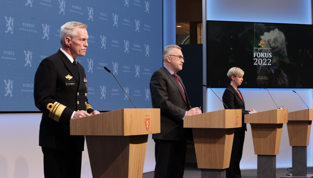 — Noreg er eit attraktivt mål, og leiande på forsking, teknologi og utvikling på område Kina sjølv ønsker å utvikle, sa etterretningssjef Nils Andreas Stensønes (til venstre). Fredag la han fram si trusselvurdering for 2022 saman med PST-sjef Hans Sverre Sjøvold og NSM-direktør Sofie Nystrøm — Noreg er eit attraktivt mål, og leiande på forsking, teknologi og utvikling på område Kina sjølv ønsker å utvikle, sa etterretningssjef Nils Andreas Stensønes (til venstre). Fredag la han fram si trusselvurdering for 2022 saman med PST-sjef Hans Sverre Sjøvold og NSM-direktør Sofie Nystrøm