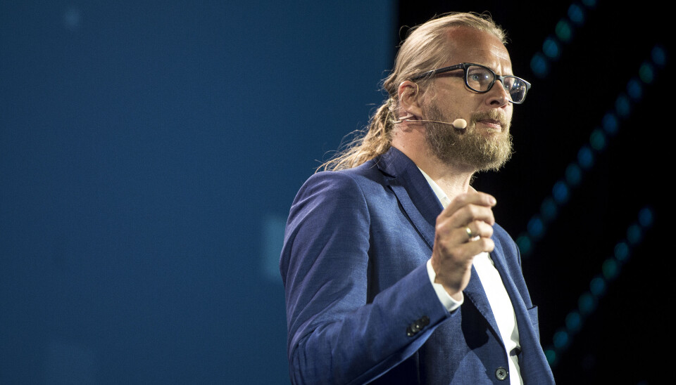 Aslak Sira Myhre har planer om å dra til Danmark for å prøve å overtale Københavns Universitet til å utlevere sju middelalderdokument. Om han lykkes, gjenstår å se.
