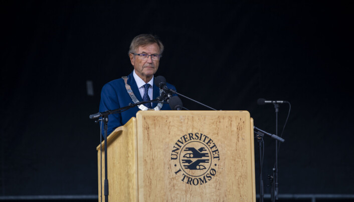 Medisinprofessoren Jarle Aarbakke var rektor ved UiT frå 2002 til 2013. Det var han som tok initiativet til Lavrovs æresdoktorat.
