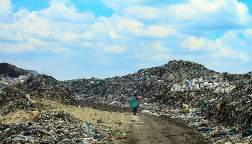 Søppelplassen Dandora utenfor Nairobi, Kenya mottar over 2000 tonn søppel i døgnet. Om én uke skal FNs miljøforsamling møtes i Nairobi for å diskutere og stemme over opprettelsen av et panel som skal møte den globale trusselen relatert til økende forurensning av kjemikalier og avfall.