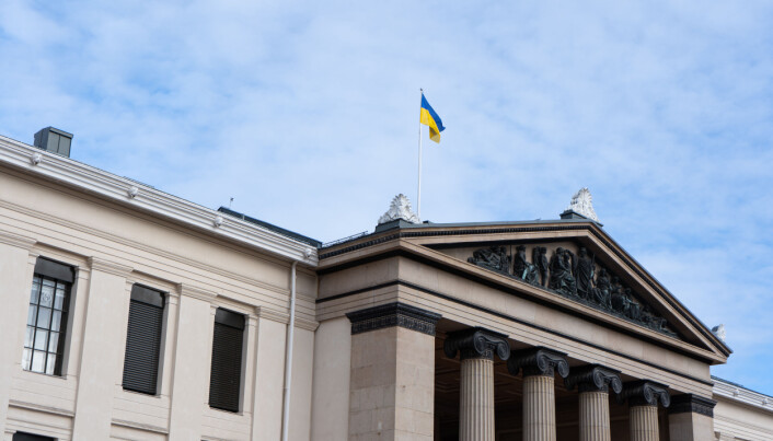 Universitetet i Oslo flagger det ukrainske flagget.