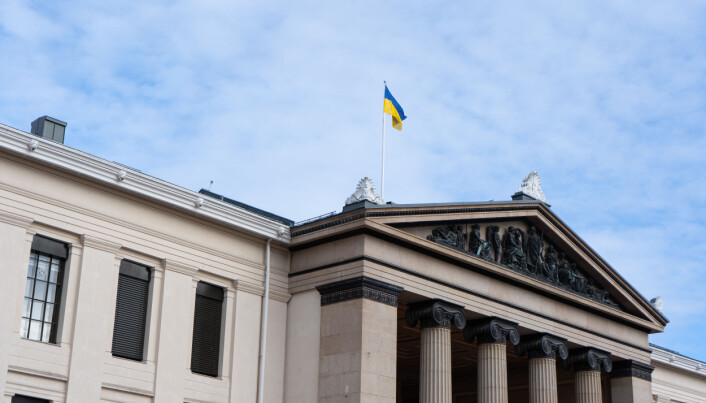 Universitetet i Oslo flagger det ukrainske flagget. Universitetet i Oslo flagger det ukrainske flagget.