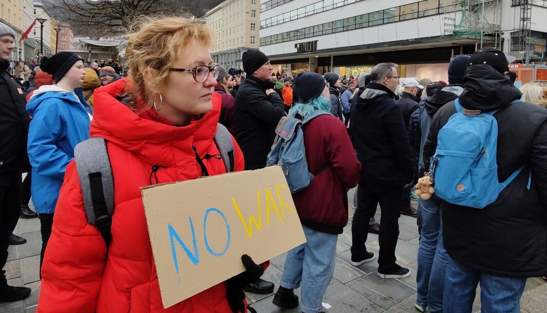 Postdoktor Kataryna Karhina fra Ukraina, under en antikrigsmarkering i Bergen lørdag. Postdoktor Kataryna Karhina fra Ukraina, under en antikrigsmarkering i Bergen lørdag.