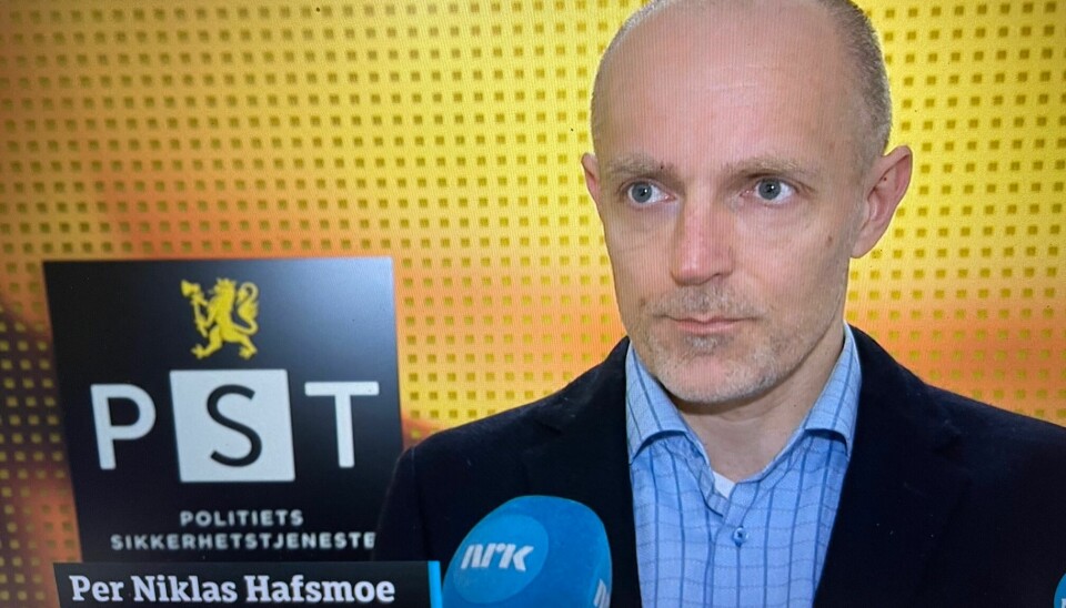 Påtaleansvarlig hos PST Per Niklas Hafsmoe bekrefter overfor NRK at det kun er e-poster tilhørende ansatte som forsket på arktis og nordområdene som har vært åpnet av hackere som angrep UiT i 2020.