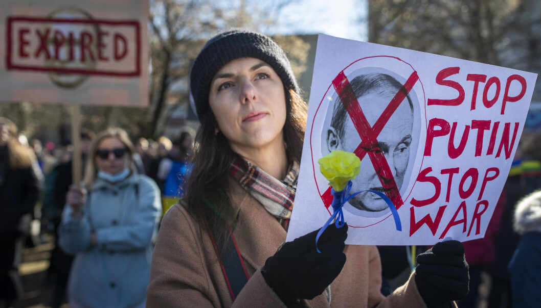 Fra en protest foran den russiske ambassaden i Litauens hovedstad Vilnius tirsdag. Litauen har varslet at alt samarbeid med russiske og hviterussiske universiteter stanses. Fra en protest foran den russiske ambassaden i Litauens hovedstad Vilnius tirsdag. Litauen har varslet at alt samarbeid med russiske og hviterussiske universiteter stanses.