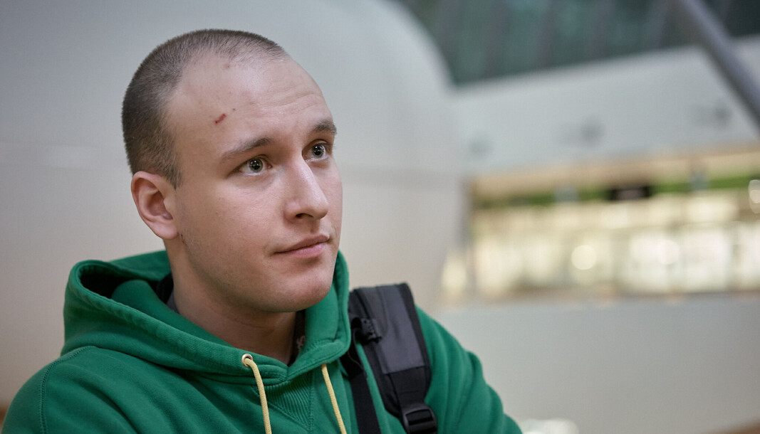Ukrainske Mariusiak Mykhailo kom til Bergen som utvekslingsstudent for to måneder siden. Nå vil han og flere andre ukrainske studenter forteller om sin historie og kultur for å spre historien om hjemlandet sitt. Ukrainske Mariusiak Mykhailo kom til Bergen som utvekslingsstudent for to måneder siden. Nå vil han og flere andre ukrainske studenter forteller om sin historie og kultur for å spre historien om hjemlandet sitt.