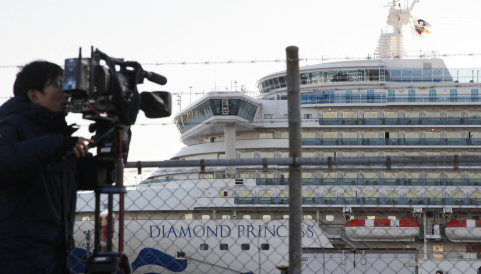Crusieskipet Diamond Princess lå i karantene i Japan i en måned i februar 2020 etter koronautbrudd på båten. Nå skal USN være med å forske på utbrudd av smittsomme sykdommer på slike skip.