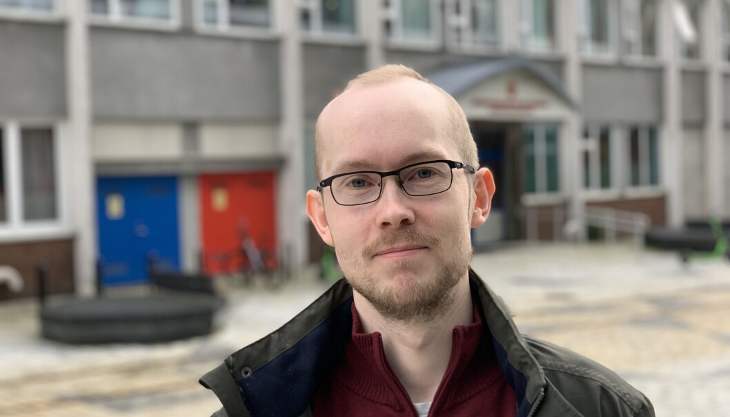 Kristoffer Tyssøy Høisæther vart forseinka i studia sine. Han har mastergrad i historie, og tok deretter årsstudium i praktisk-pedagogisk utdanning for å kunne jobba som lektor. Då vart det skikkasak mot han. Men Høisæther er ikkje uskikka, fann Felles klagenemnd. Kristoffer Tyssøy Høisæther vart forseinka i studia sine. Han har mastergrad i historie, og tok deretter årsstudium i praktisk-pedagogisk utdanning for å kunne jobba som lektor. Då vart det skikkasak mot han. Men Høisæther er ikkje uskikka, fann Felles klagenemnd.