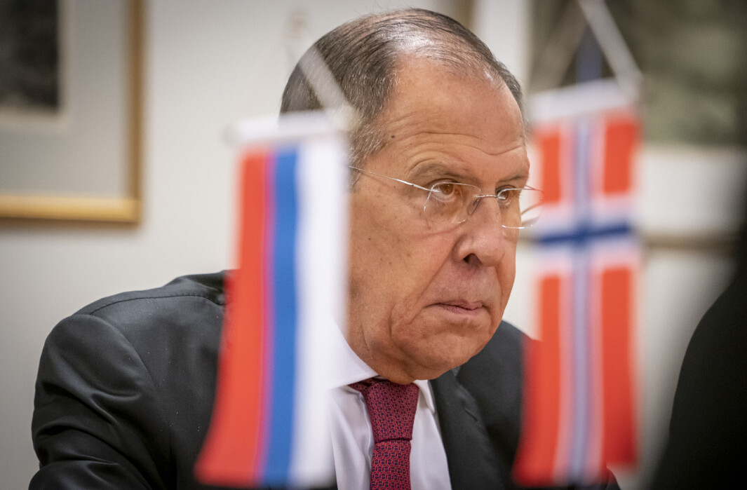 Før invasjonen i Ukraina og avlysinga av akademisk samarbeid med Russland åtvara E-tenesta om stormakta i aust som den største tryggleiksfaren i akademia. Utanriksminister Sergej Lavrov (bildet) fekk nyleg æresdoktoratet sitt ved UiT trekt tilbake. Før invasjonen i Ukraina og avlysinga av akademisk samarbeid med Russland åtvara E-tenesta om stormakta i aust som den største tryggleiksfaren i akademia. Utanriksminister Sergej Lavrov (bildet) fekk nyleg æresdoktoratet sitt ved UiT trekt tilbake.