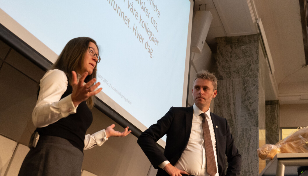 Ola Borten Moe og Anine Kierulf under framlegging av rapporten om ytringsfrihet i akademia. Ola Borten Moe og Anine Kierulf under framlegging av rapporten om ytringsfrihet i akademia.