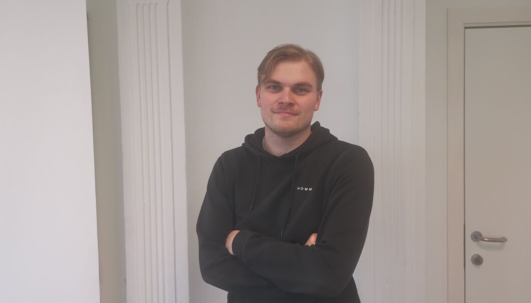 Student Nils Forren (21) fikk ikke permisjon fra praksis til å gå i kommunestyret. Så hørte Ola Borten Moe om problemet. Student Nils Forren (21) fikk ikke permisjon fra praksis til å gå i kommunestyret. Så hørte Ola Borten Moe om problemet.