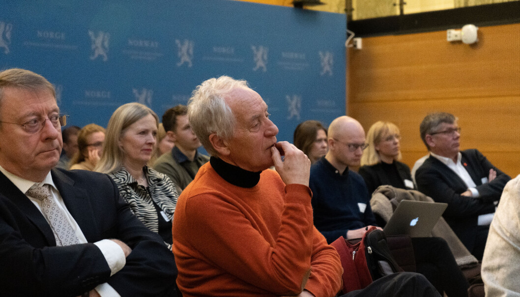 Mange hadde møtt frem under framleggingen av rapporten om ytringsfrihet i akademia. Til venstre Vidar Strømme og Rune Slagstad. Mange hadde møtt frem under framleggingen av rapporten om ytringsfrihet i akademia. Til venstre Vidar Strømme og Rune Slagstad.