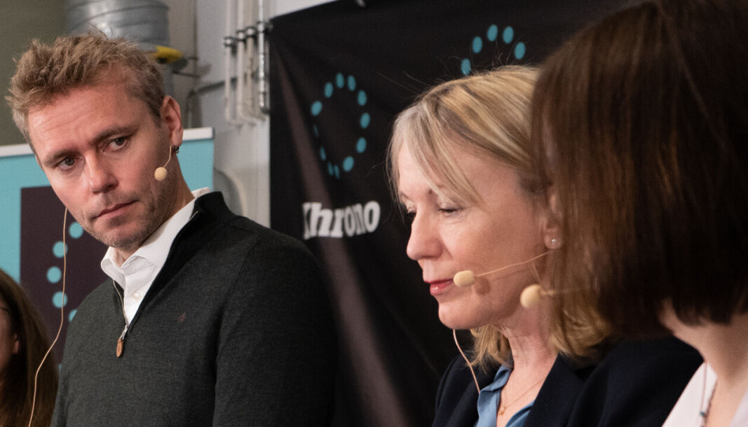 — Ved Universitetet i Bergen er vi enige i at det må bli slutt på milliardsprekker og det er helt rimelig at det stilles spørsmål ved om det bygges for dyrt», skriver UiB-rektor Margareth Hagen (t.h). Til venstre på bildet er forsknings- og høyere utdanningsminister Ola Borten Moe. — Ved Universitetet i Bergen er vi enige i at det må bli slutt på milliardsprekker og det er helt rimelig at det stilles spørsmål ved om det bygges for dyrt», skriver UiB-rektor Margareth Hagen (t.h). Til venstre på bildet er forsknings- og høyere utdanningsminister Ola Borten Moe.