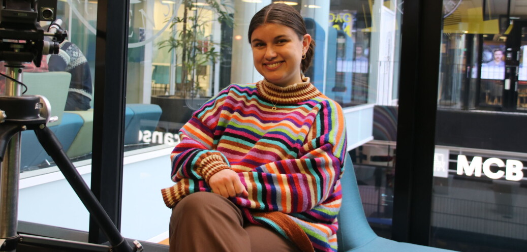 Marthe Hagelien er i gang med første året på bachelor i journalistikk ved Universitetet i Bergen. Marthe Hagelien er i gang med første året på bachelor i journalistikk ved Universitetet i Bergen.