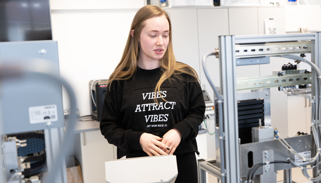 Ragnhild Hole (21) er en av få kvinnelige studenter på Fagskolen i Vikens studiested i Kongsberg. Ragnhild Hole (21) er en av få kvinnelige studenter på Fagskolen i Vikens studiested i Kongsberg.