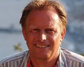 Romfartsekspert Pål Brekke er positiv til Alex Roséns tanker om at det om noen år vil la seg gjøre å sende mennesker til Mars. Romfartsekspert Pål Brekke er positiv til Alex Roséns tanker om at det om noen år vil la seg gjøre å sende mennesker til Mars.