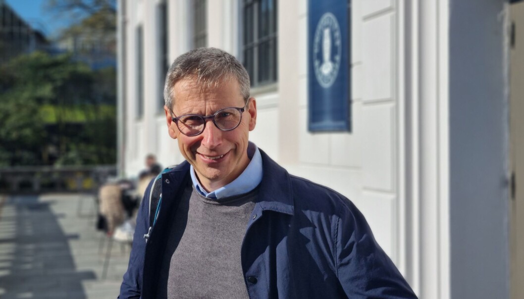 Nils Anfinset har mange tanker om etikken rundt forskning på menneskelige levninger. Noen av dem luftet han under etikkfrokosten på Christie Café i Bergen onsdag. Nils Anfinset har mange tanker om etikken rundt forskning på menneskelige levninger. Noen av dem luftet han under etikkfrokosten på Christie Café i Bergen onsdag.