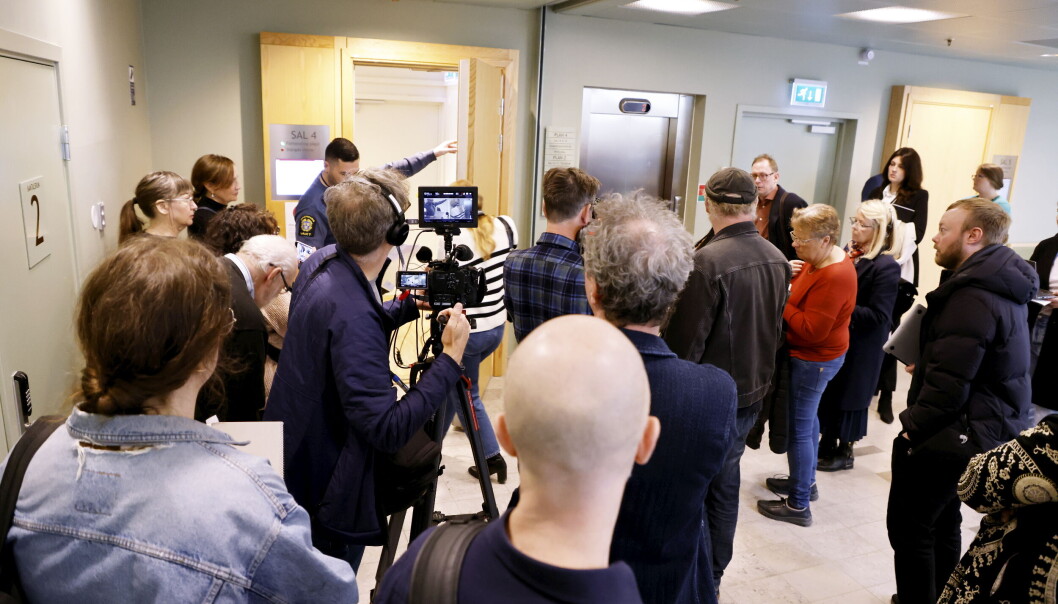 Stort presseoppbud da saken mot Paolo Macchiarini startet i Solna. Hans tidligere kjæreste er blant dem som skal forklare seg. Stort presseoppbud da saken mot Paolo Macchiarini startet i Solna. Hans tidligere kjæreste er blant dem som skal forklare seg.