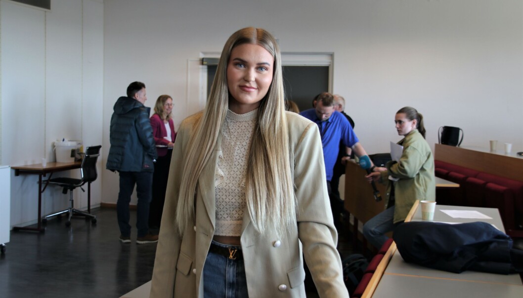 Siv Meyer er leder for linjeforeningen for tollstudentene ved Universitetet i Stavanger. Her har de ingen frafall, ingen stryk og enormt mange søkere per studieplass. Siv Meyer er leder for linjeforeningen for tollstudentene ved Universitetet i Stavanger. Her har de ingen frafall, ingen stryk og enormt mange søkere per studieplass.