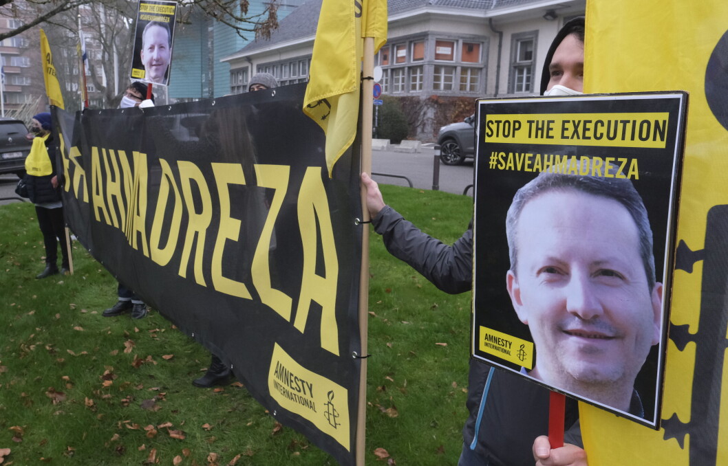 Ahmadreza Djalali er gjesteforsker ved Vrije Universiteit Brussel. I november 2020 var det en demonstrasjon i byen, like ved Irans ambassade, til støtte for forskeren. Ahmadreza Djalali er gjesteforsker ved Vrije Universiteit Brussel. I november 2020 var det en demonstrasjon i byen, like ved Irans ambassade, til støtte for forskeren.