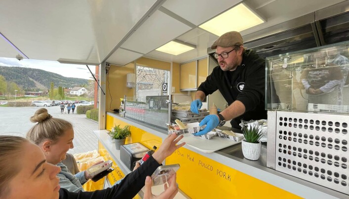 Den gule foodtrucken frå Studentsamskipnaden i Søraust-Noreg har allereie vore på Notodden, og kjem snart til dei andre sju campusane til Universitetet i Søraust-Noreg. Den gule foodtrucken frå Studentsamskipnaden i Søraust-Noreg har allereie vore på Notodden, og kjem snart til dei andre sju campusane til Universitetet i Søraust-Noreg.