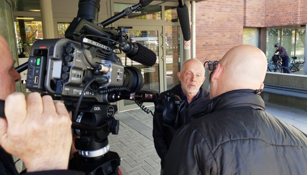 SVT-journalist Bo Erik "Bosse" Lindquist sin dokumentar om Paolo Macchiarini skapte stor oppmerksomhet rundt forskeren og Karolinska Institutet. Rettssaken mot Macchiarini i Solna tingrett i Stockholm blir fulgt av blant annet flere amerikanske medier. SVT-journalist Bo Erik "Bosse" Lindquist sin dokumentar om Paolo Macchiarini skapte stor oppmerksomhet rundt forskeren og Karolinska Institutet. Rettssaken mot Macchiarini i Solna tingrett i Stockholm blir fulgt av blant annet flere amerikanske medier.