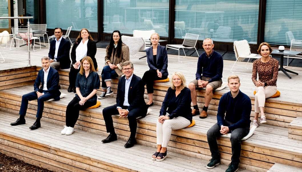 Styret ved Universitetet i Oslo. Bak fra v.: Qaisar Farooq Akram, Julianne Sørflaten Grovehagen, Elisabet Garcia Gonzalez, Ingrid Lossius Falkum, Finn-Eirik Johansen og Maria Strömme.
Foran fra v.: Eirik Frantzen, Marianne Midthus Østby, Svein Stølen, Kristin Clemet og Karl Oskar Lie Bjerke. Styret ved Universitetet i Oslo. Bak fra v.: Qaisar Farooq Akram, Julianne Sørflaten Grovehagen, Elisabet Garcia Gonzalez, Ingrid Lossius Falkum, Finn-Eirik Johansen og Maria Strömme.
Foran fra v.: Eirik Frantzen, Marianne Midthus Østby, Svein Stølen, Kristin Clemet og Karl Oskar Lie Bjerke.